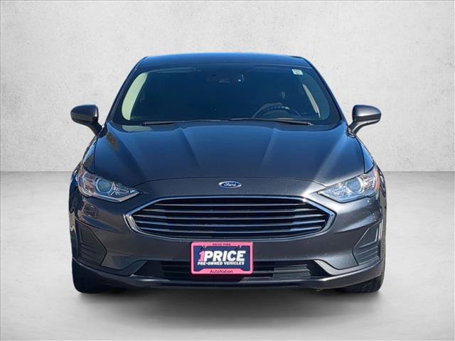 Used 2020 Ford Fusion SE FWD image 2