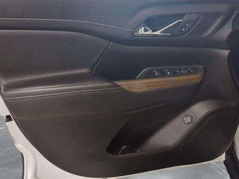 Used 2023 GMC Acadia SLE w/ Driver Convenience Package image 21