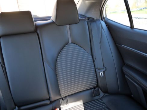 Certified 2023 Toyota Camry SE FWD image 15
