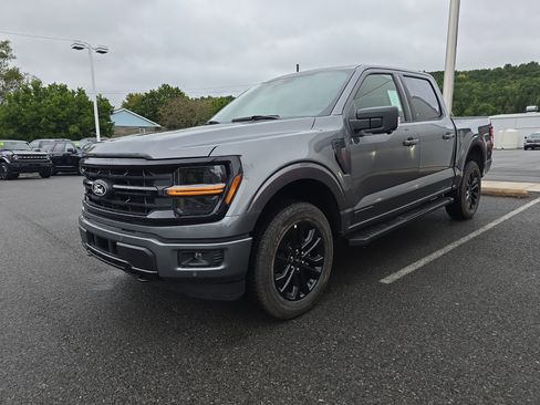 New 2025 Ford F150 XLT w/ Equipment Group 302A MID image 8