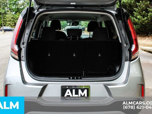Used 2025 Kia Soul LX w/ LX Technology Package FWD image 22