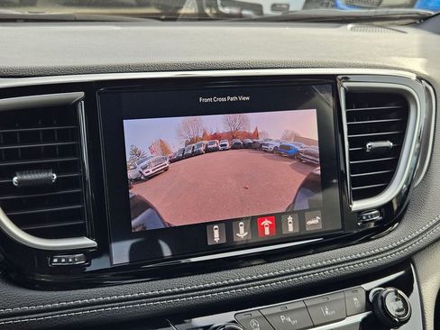 New 2026 Chrysler Pacifica Select AWD/4WD image 28