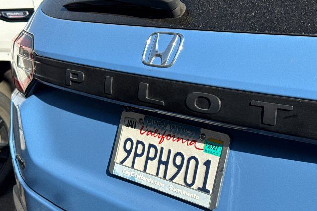 Used 2024 Honda Pilot TrailSport image 7