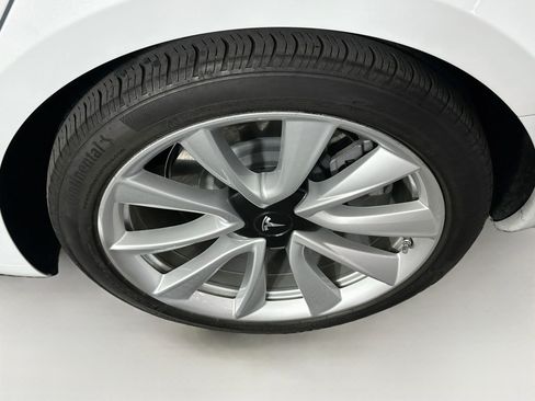 Used 2018 Tesla Model 3 Long Range AWD/4WD image 11