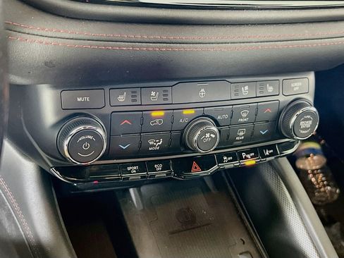 Used 2022 Dodge Durango R/T AWD/4WD image 16