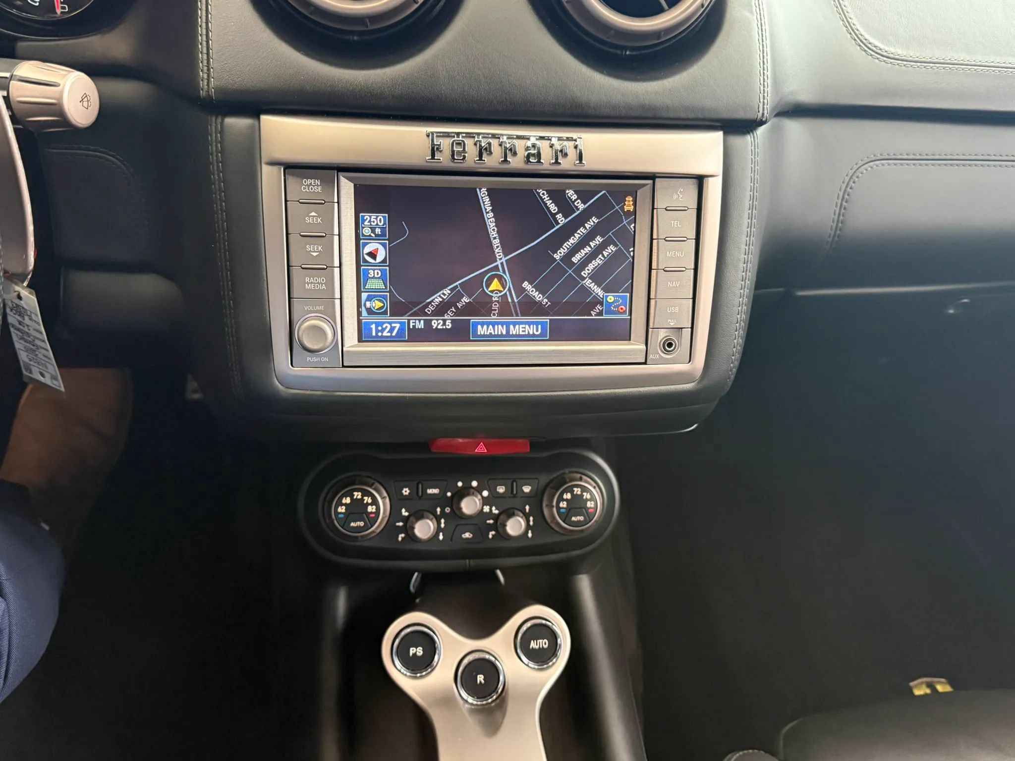Used 2010 Ferrari California RWD image 11