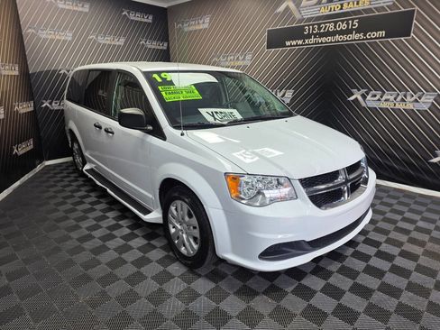 Used 2019 Dodge Grand Caravan SE image 7