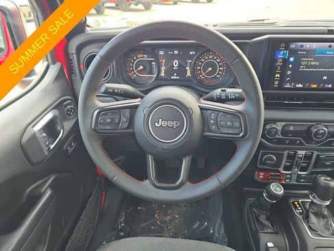 Certified 2025 Jeep Wrangler Unlimited Rubicon AWD/4WD image 10