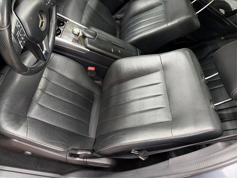 Used 2015 Mercedes-Benz E 400 4MATIC Sedan w/ Parking Assist Package image 16