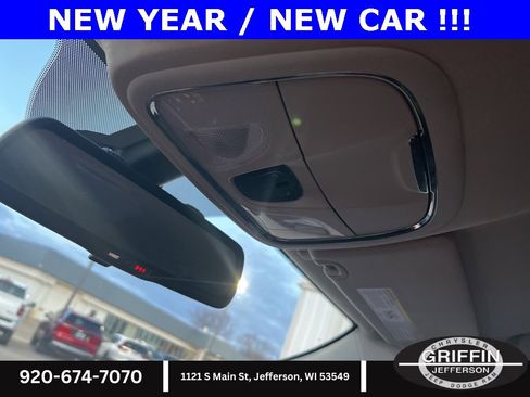 Used 2017 Jeep Cherokee Latitude w/ Cold Weather Group image 29