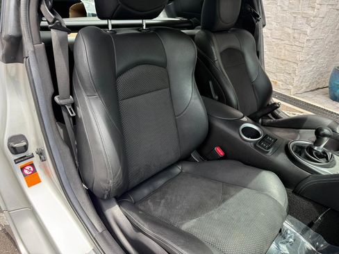 Used 2009 Nissan 370Z Touring w/ Sport Pkg RWD image 24