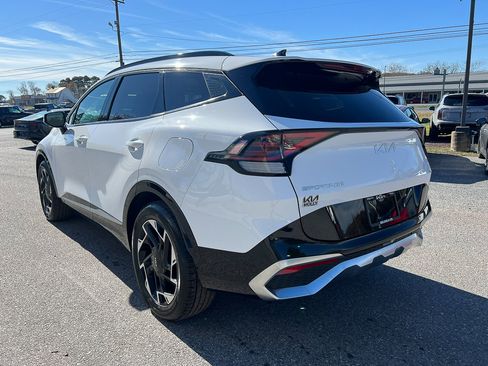 Used 2023 Kia Sportage SX image 5