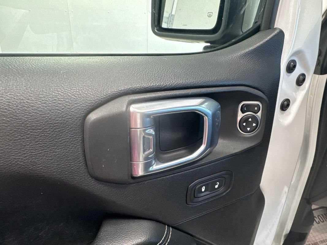 Used 2021 Jeep Wrangler Unlimited Sahara AWD/4WD image 17