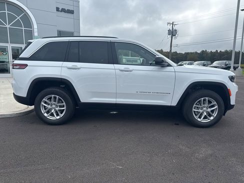 New 2025 Jeep Grand Cherokee Laredo X w/ Luxury Tech Group I AWD/4WD image 9