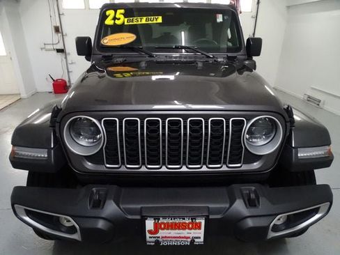 Certified 2025 Jeep Wrangler Unlimited Sahara AWD/4WD image 23