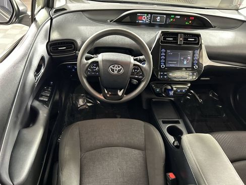 Used 2021 Toyota Prius LE image 22