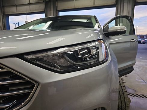 Used 2024 Ford Edge Titanium image 32