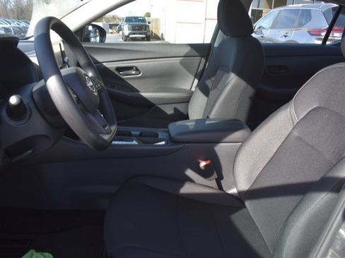 Used 2025 Nissan Sentra S image 11