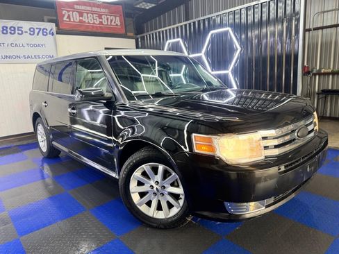 Used 2011 Ford Flex SEL w/ Rapid Spec Order Code FWD image 11