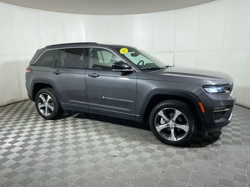 Used 2024 Jeep Grand Cherokee Limited image 15