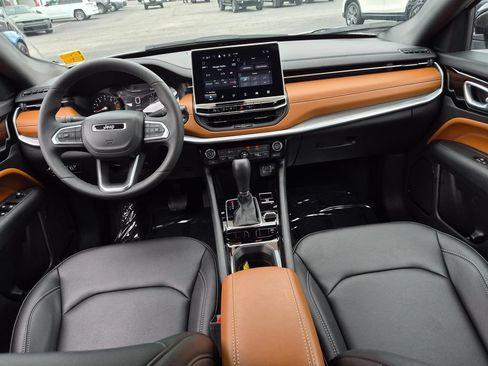 Certified 2025 Jeep Compass Limited AWD/4WD image 23