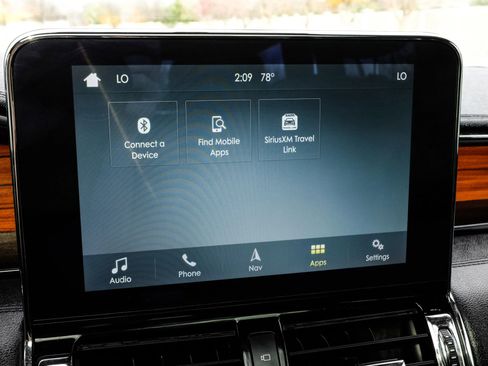 Used 2019 Lincoln Navigator Select w/ Technology Package image 28