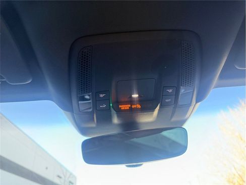 Used 2020 Porsche Taycan 4S image 25