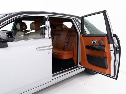 Certified 2018 Rolls-Royce Phantom Sedan image 18