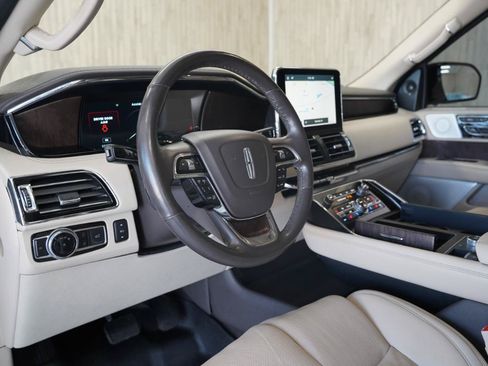 Used 2020 Lincoln Navigator L Reserve w/ Luxury Package AWD/4WD image 11