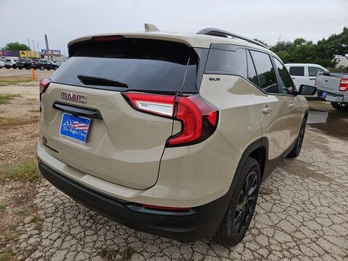 Used 2023 GMC Terrain SLE w/ Driver Convenience Package FWD image 10