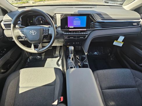 Used 2026 Toyota Camry LE FWD image 17