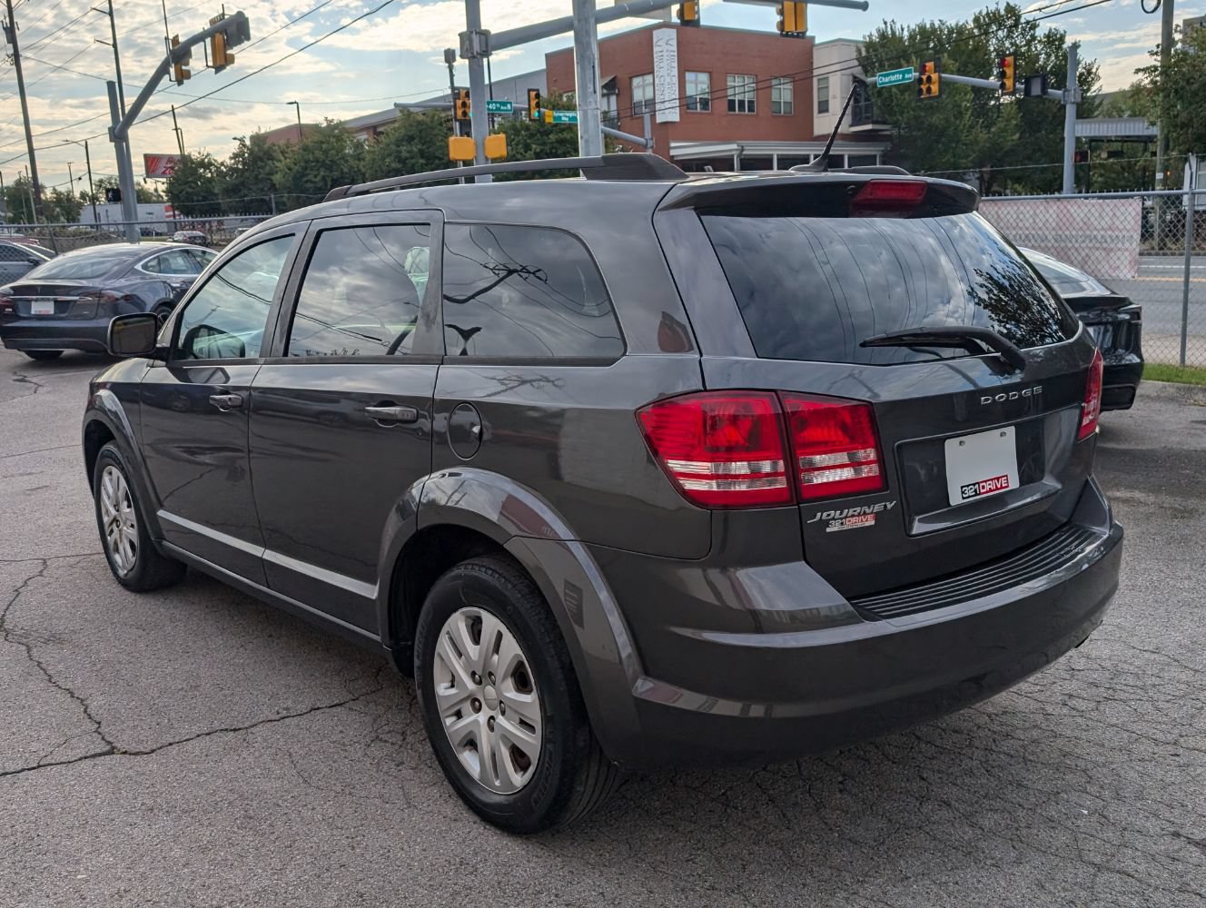 Used 2016 Dodge Journey SE w/ Flexible Seating Group FWD image 9