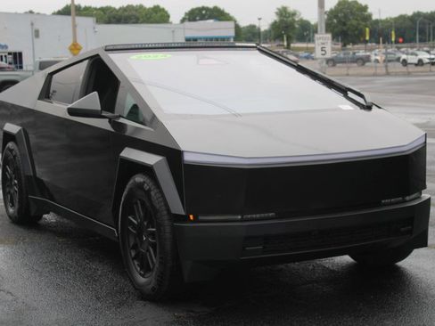 Used 2024 Tesla Cybertruck Cyberbeast AWD/4WD image 18