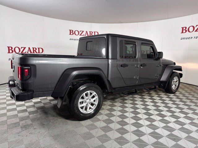 Used 2023 Jeep Gladiator Sport AWD/4WD image 12