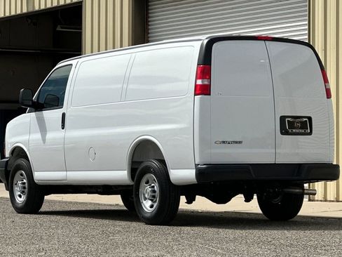 New 2026 Chevrolet Express 3500 RWD image 4