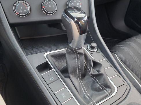 Used 2024 Volkswagen Jetta Sport image 15