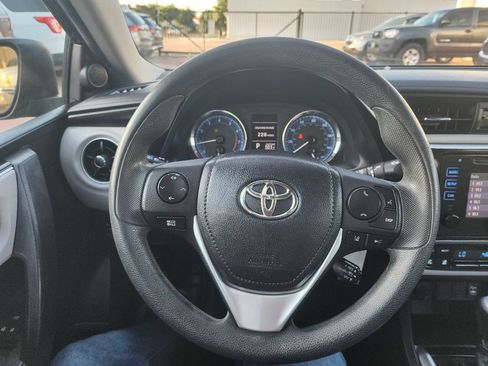 Used 2018 Toyota Corolla LE FWD image 21
