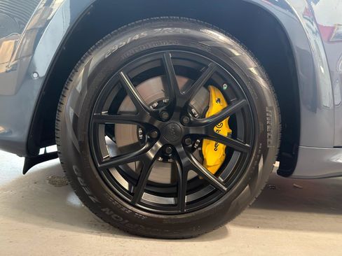 Used 2021 Jeep Grand Cherokee Trackhawk AWD/4WD image 10