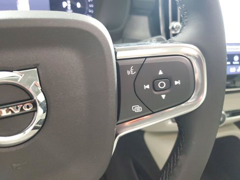 Certified 2026 Volvo XC40 B5 Plus w/ Climate Package AWD/4WD image 27