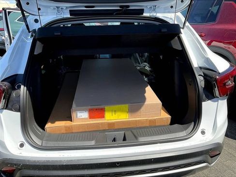 New 2026 Chevrolet Trax LT w/ Driver Confidence Package FWD image 13