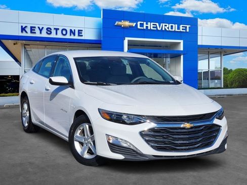 Used 2024 Chevrolet Malibu LT FWD image 1