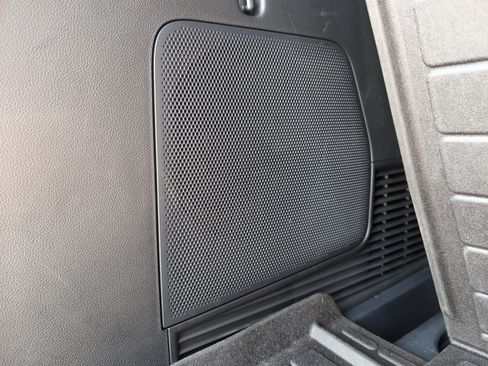 Used 2025 Ford Explorer ST AWD/4WD image 37