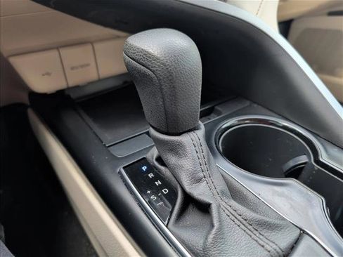 Used 2020 Toyota Camry LE w/ Convenience Package image 15