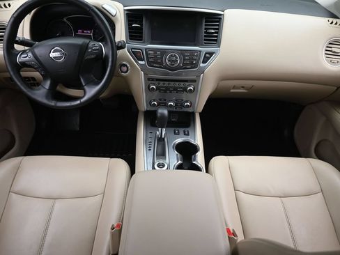 Used 2019 Nissan Pathfinder SL w/ SL Premium Package AWD/4WD image 17