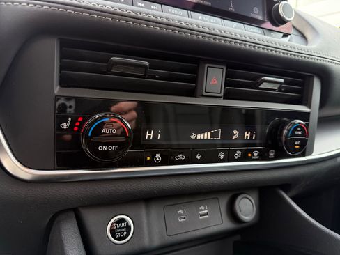 Used 2023 Nissan Rogue SV w/ SV Premium B Package image 50