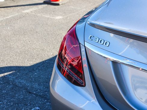 Used 2019 Mercedes-Benz C 300 Sedan image 7