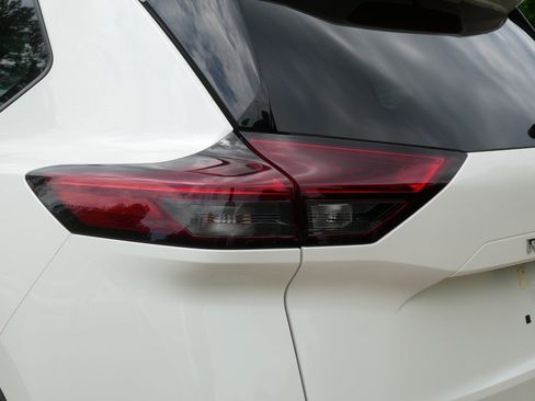 Certified 2023 Nissan Rogue SL w/ SL Premium Package AWD/4WD image 17
