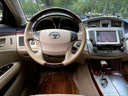 Used 2012 Toyota Avalon Limited FWD image 8