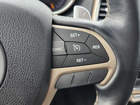 Used 2016 Jeep Grand Cherokee Limited image 37