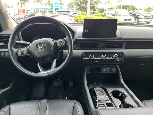 Used 2023 Honda Pilot Touring image 7